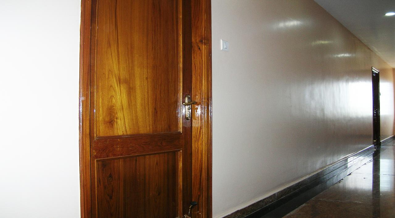Athidhi Residency Otel Tirupati Dış mekan fotoğraf