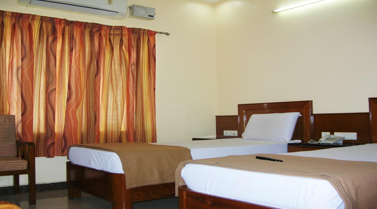 Athidhi Residency Otel Tirupati Dış mekan fotoğraf